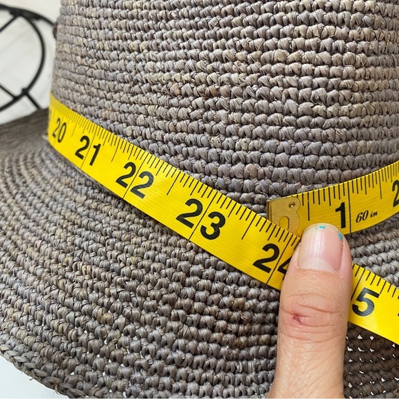 Helen Kaminski 100% raffia grey hat - Picture 10 of 13